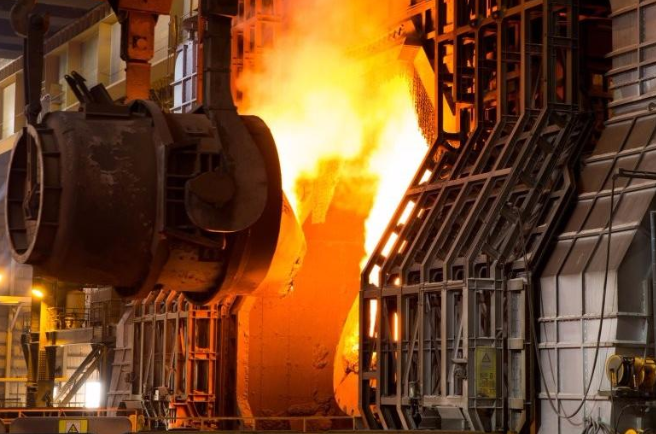 鋼水冶煉鋼包如何節(jié)能保溫？鼎業(yè)納米隔熱保溫涂層應(yīng)用